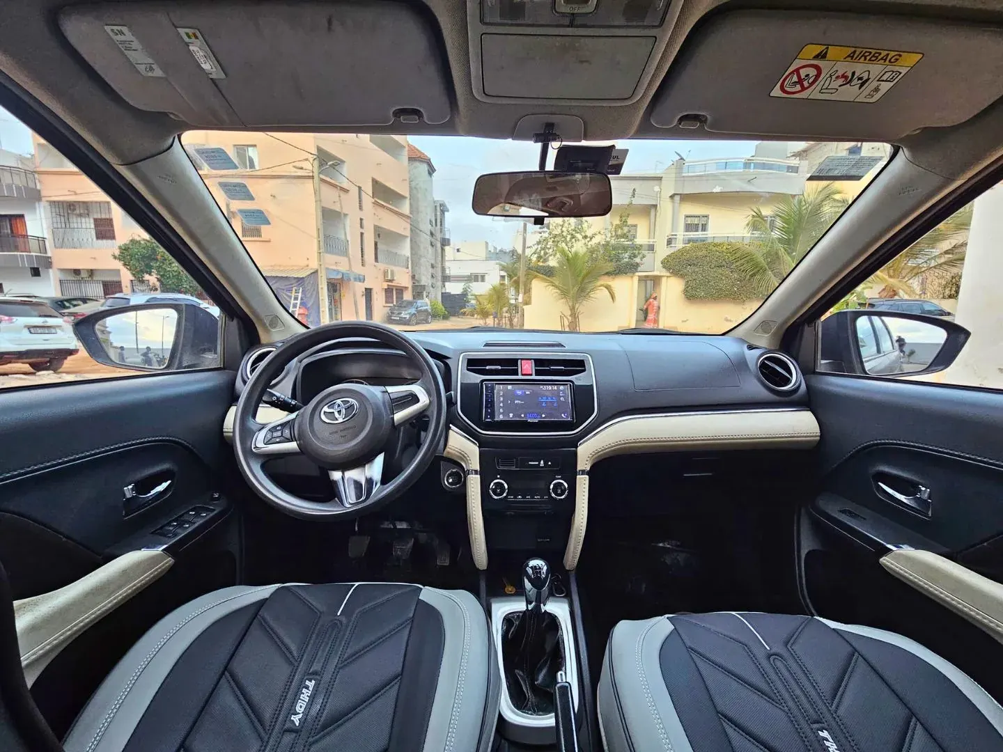 Toyota Rush — vue avant